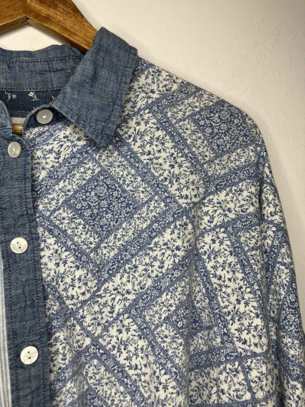 American Eagle Women's Large Patchwork Linen Blend Button Chambray Shirt Floral - Picture 3 of 13